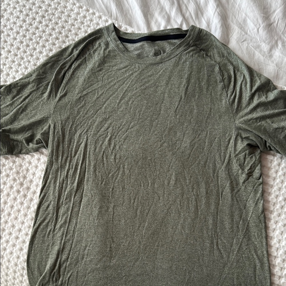 Men's lululemon shirt